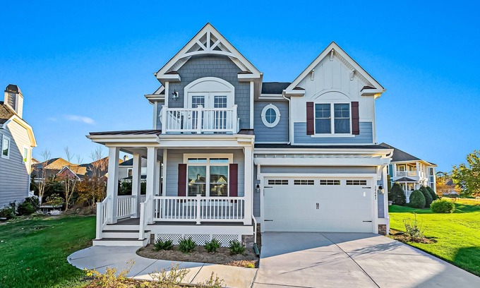 Long Neck Casa | Amazing Peninsula retreat with pools, hot tubs, sports courts, & ample golfing