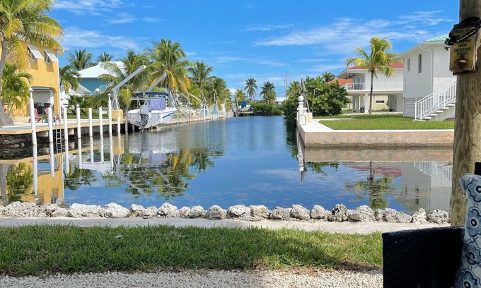 Big Pine Key Casa | Bella casa con pisina y canal. Toda la casa disponible