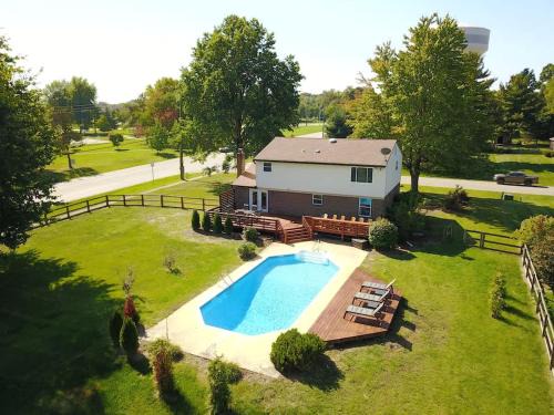 Roselawn Finance Casa | Amazing Pool & Walk to the Park
