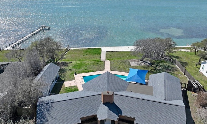 Ingleside Casa | Amazing Pool! Waterfront, Outdoor Kitchen, Room for the whole family!
