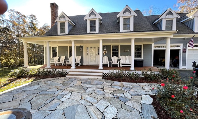 East Sandwich Casa | Amazing private 4 bdr 3.5 bth home. Private association beach,central AC,fire