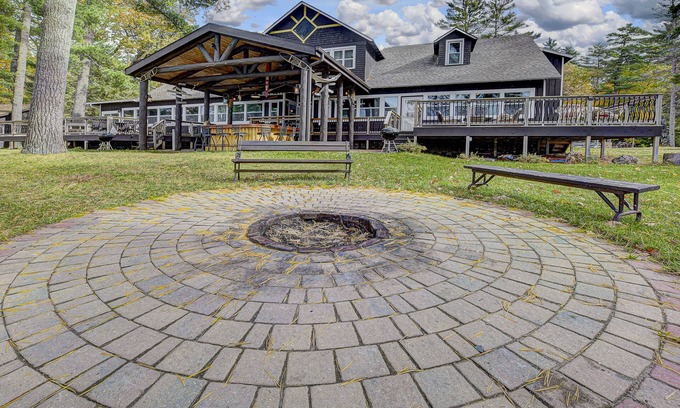 St Germain Cabina | Amazing, sleeps 26, covered lakeside, bar, beach, Big St Germain Lake