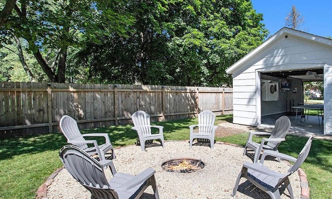 Saint Joseph Casa | Amazing Southshore Retreat * Game Room & Fire pit