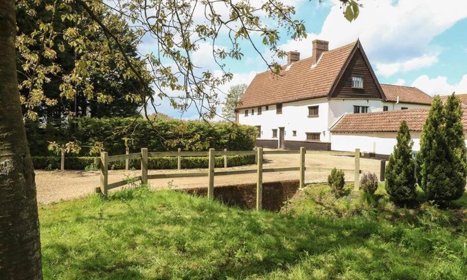 Hethel Casa | Amazing Spa Country House with Indoor Pool, Sauna and Steam Room