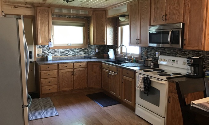 Perham Casa | Amazing sunsets and sunrises. Nice quiet end lot🌞