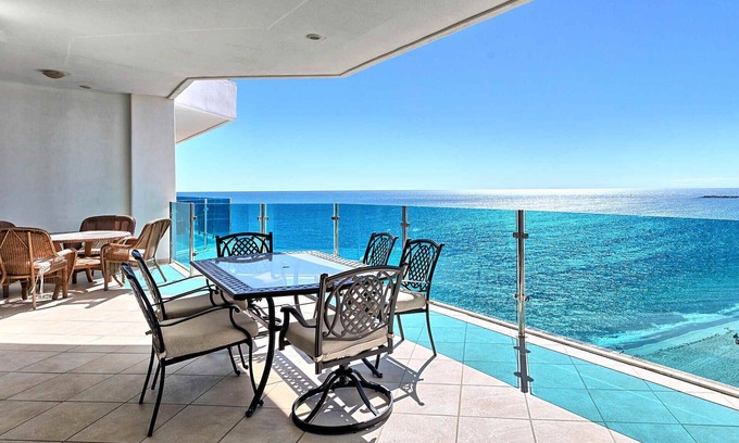La Choya Condominio | Increíbles puestas de sol y margaritas junto a la playa.