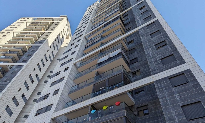 Kiryat Gat Condominio | Amazing tower apartment at Karmei Gat
