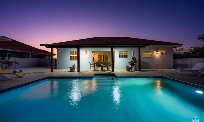 Boroncana Villa | Vacaciones increíbles - villa hermosa y tranquila -8 invitados - playa a 3 minutos!