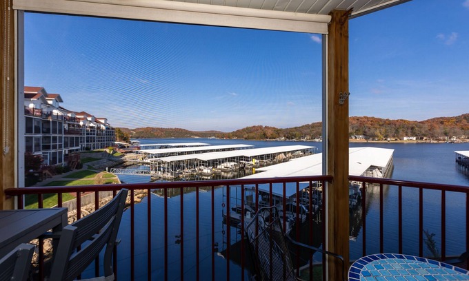 Camdenton Condominio | Amazing view of lake from water-front condo! Close to Ballparks National.