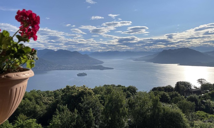 Levo Casa | Amazing view over the Lake, charming house surrounded by nature