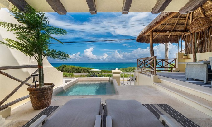 La Gloria Casa | Amazing Views 3 BR Ocean Front w/ Pool.