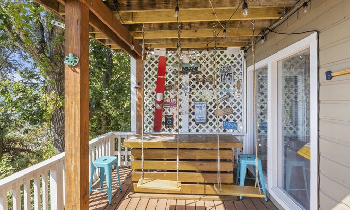 Lakeland Casa | Amazing Views Close to the Strip - Private Dock!