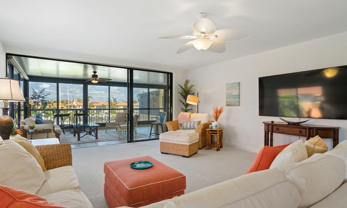 Burnt Store Marina Condominio | AMAZING VIEWS in penthouse unit in Southshore Condominiums, Burnt Store Marina!