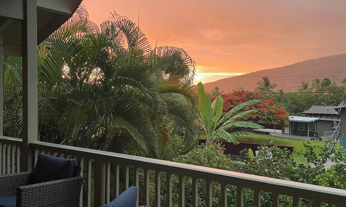 Honaunau-Napoopoo Casa | Hermosa casa grande, a solo pasos del océano.