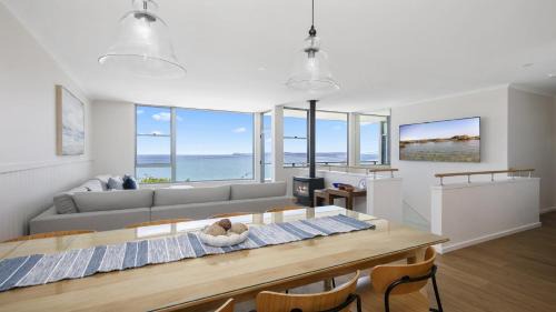 Killcare Heights Casa | Amazing Views, Stunning Beaches and Beautiful Bushwalks