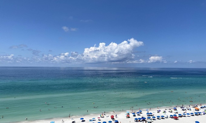 Panama City Beach Condominio | AMAZING VIEWS - OCEAN FRONT on the beach FREE BEACH CHAIRS - March to October