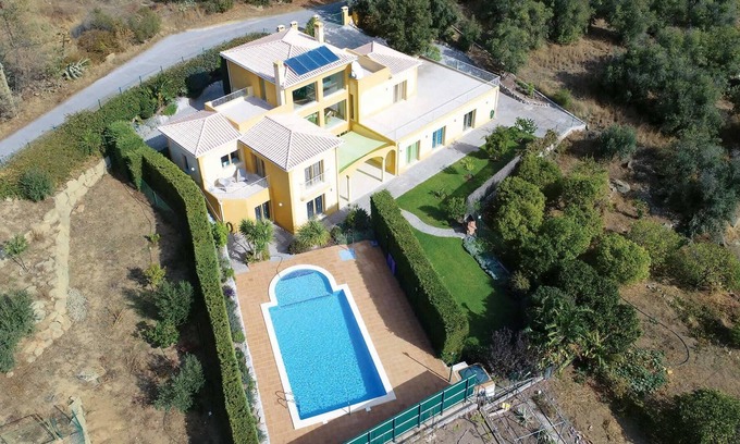 Caldas de Monchique Villa | Villa de nueva construcción, a poca distancia de Monchique, bares + cafeterías, piscina privada