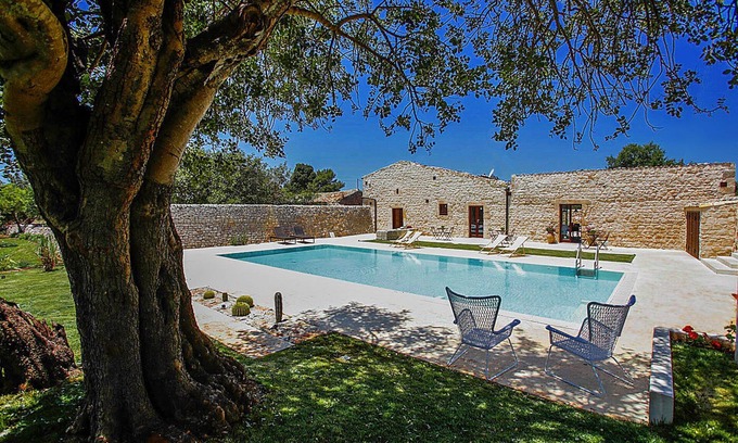 Scicli Villa | Maravillosa villa con piscina privada, 4 dormitorios c/baño, máxima relajación