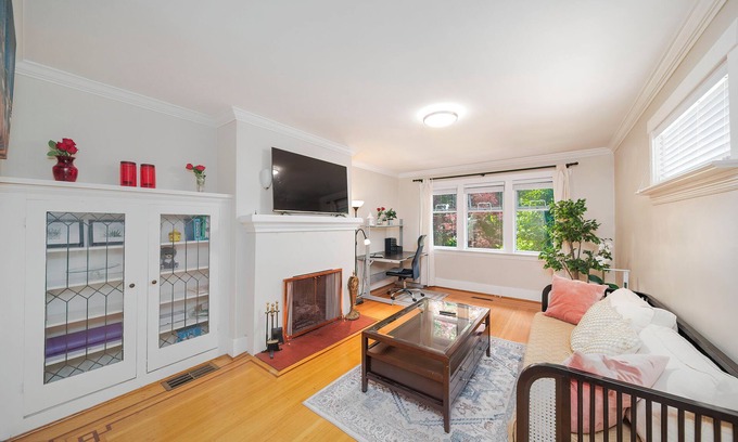 Dunbar Casa | Amazing Westside Vancouver Villa - Free Parking