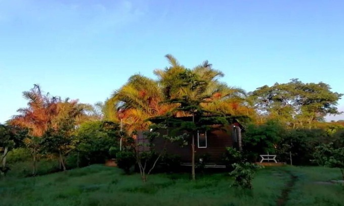 Van Buren Cabina | Amazing Zen Riverside Cabin @ Rendez Valley, KENYA