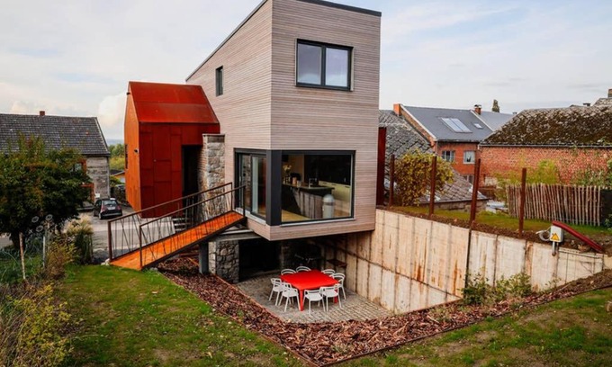 Marche-en-Famenne Casa | Amazon Corten