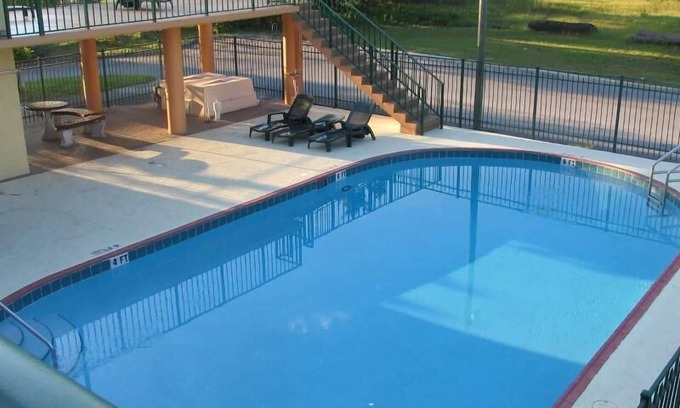 Historic Downtown Kissimmee Hotel | Ambassador Inn
