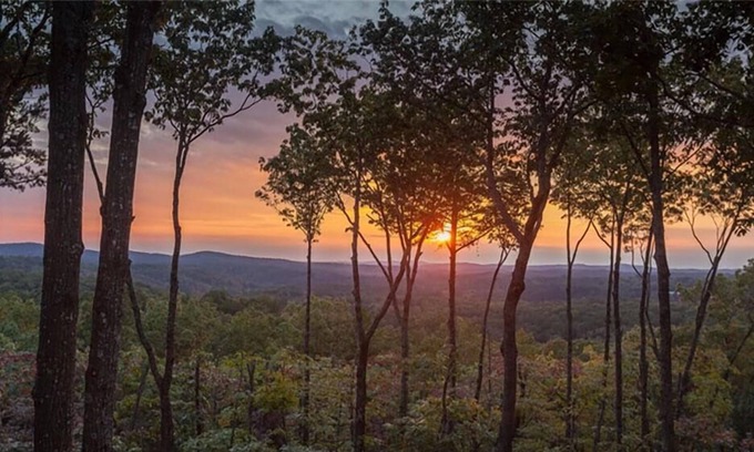 Talking Rock Cabina | Amber Sunsets -Incredible Views, Hot Tub!
