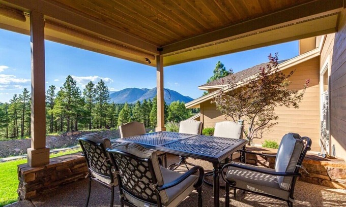 Flagstaff Cabina | Amberwood Apline Estate w/5 Showers, Spa & Views