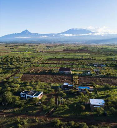 Oloitoktok Casa | Amboseli Glass house