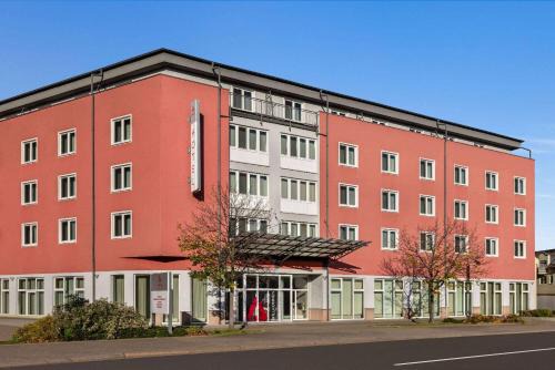 Dresden Hotel | Amedia Dresden Elbpromenade, Trademark Collection by Wyndham