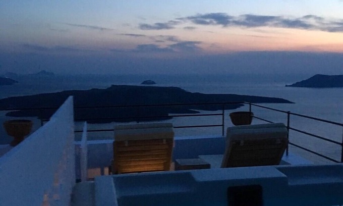 Fira Hotel | Amelot Art Suites