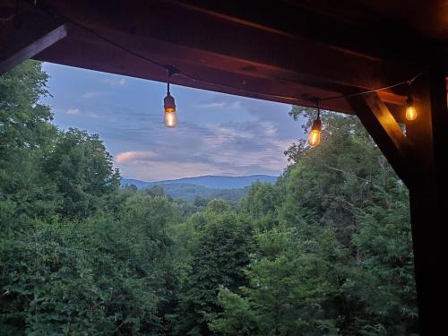 Boone Casa | Amen Corner