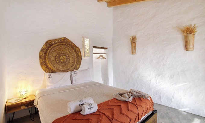 Alta Mora Apartamento | Habitación 'Amêndoa Duro Amarelo' con Vista a la Montaña, Wi-Fi y Aire Acondicionado