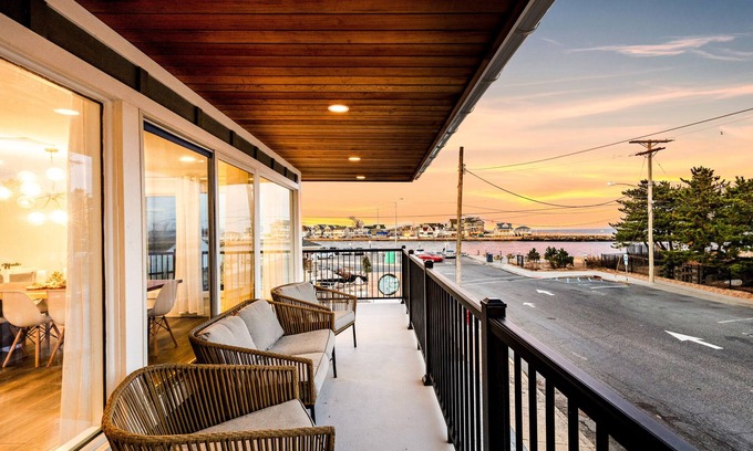 Manasquan Apartamento | Amenity Packed - No Cleaning Fees - Inlet Views!