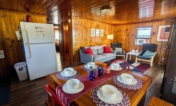 Prudenville Cabina | Cabin #6 - Americana