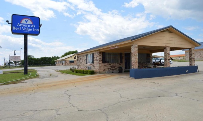 Gainesville Hotel | Americas Best Value Inn Gainesville TX