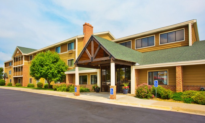 Kearney Hotel | AmericInn by Wyndham Kearney