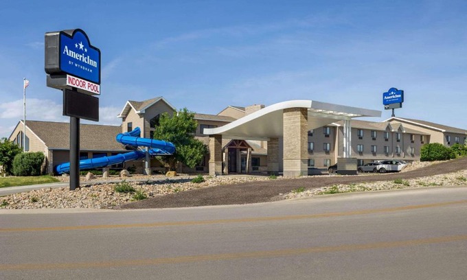 Rapid City Cabina | AmericInn by Wyndham Rapid City