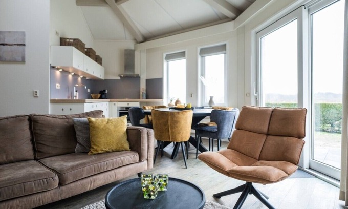 Hollum Casa | Amie a nice holiday home near the golf course, the village of Hollum and nature.