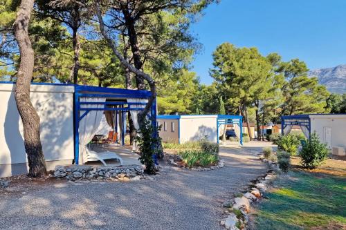 Cove Tri Zala (Zrnovo) Complejo | Aminess Planet Camping Holiday Homes Port9