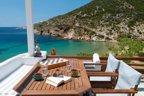Chrisopigi Casa | Ammos 1 - Seafront house in Glyfo beach, Sifnos