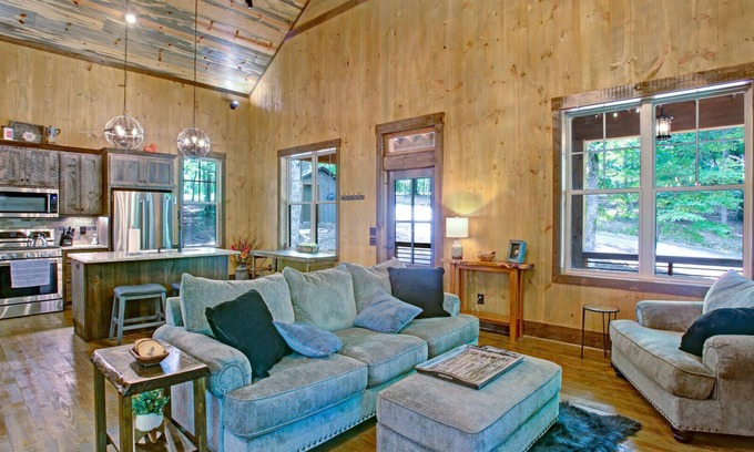 Morganton Cabina | Among The Stars-Single Floor Modern Luxury Cabin, Fire Pit, Large Kitchen