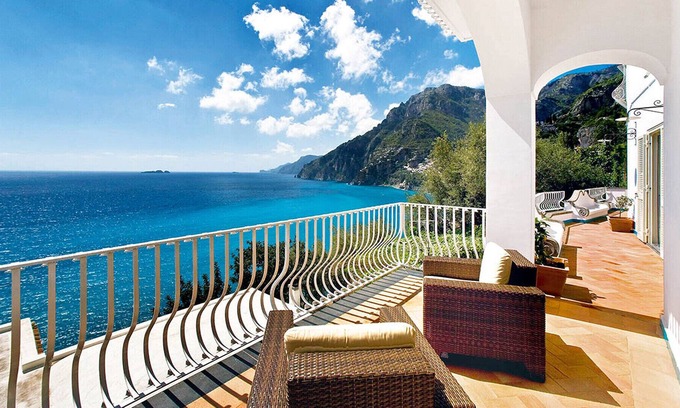 Arienzo Villa | AMORE RENTALS - Villa Le Sirene 1 with Private Pool, Sea View and Breakfast