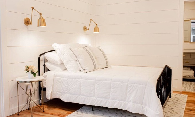 Lake Forest Estates Casa | Amoureux Suite at Baetje Farms
