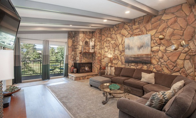 Dillon Condominio | Amphitheater | Pool, Hot Tub, 5 Resorts