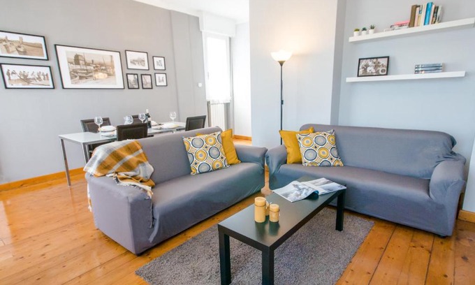 Ex Campo d'Aviazione Apartamento | Ampio, elegante apt con aria condizionata e bici gratis