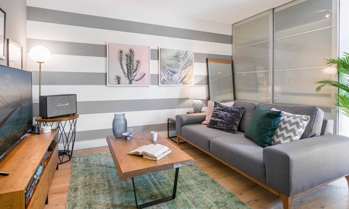South of Market Apartamento | Ample Studio in South Park, near Caltrain by Blueground
