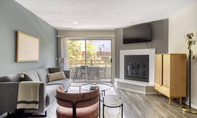 Westwood Apartamento | Ample Westwood 2BR, near UCLA/Medical Center by Blueground