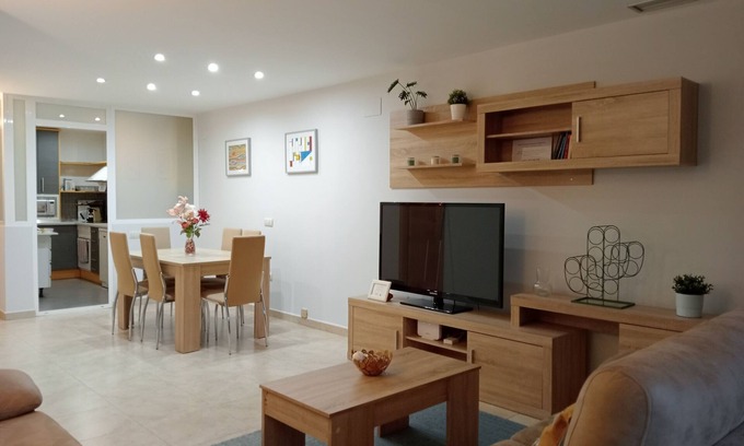 Talavera de la Reina Condominio | "La Alameda Jardines del Prado": Amplio alojamiento con terraza, Ascensor y A.A.