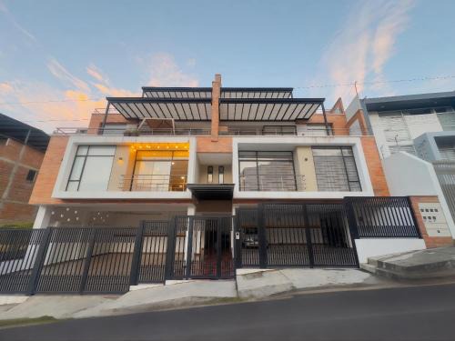 Loja Apartamento | Amplio Departamento Familiar en Loja